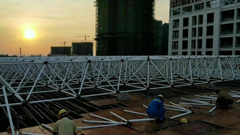 邳州螺栓球网架安装现场